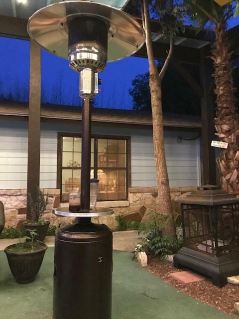 Square Inn Wimberley Exterior photo