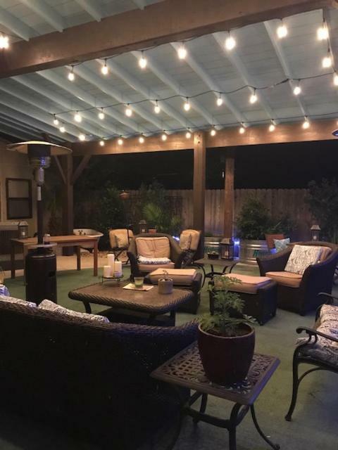 Square Inn Wimberley Exterior photo